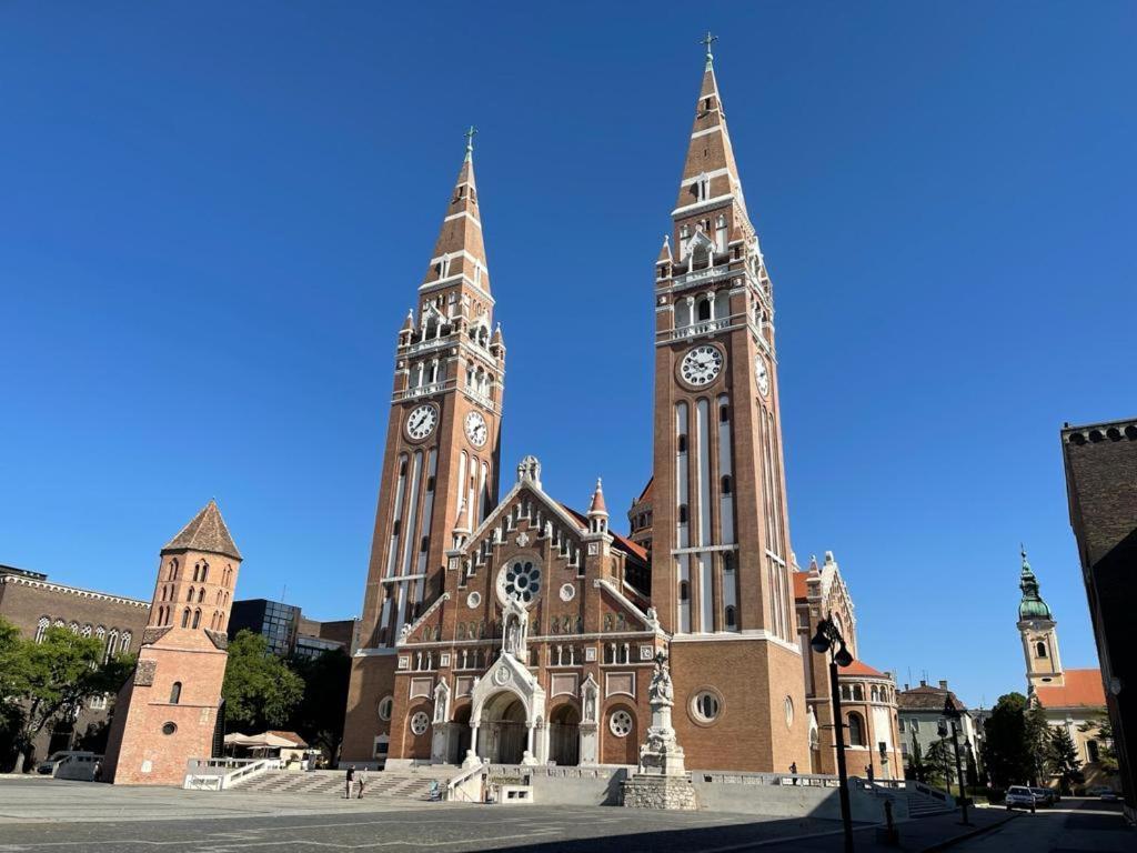 University City Life Bestern Сегед Экстерьер фото