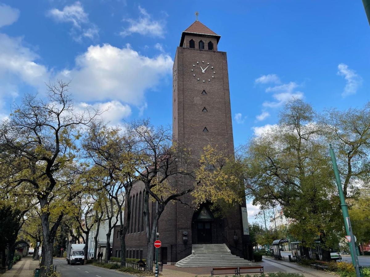 University City Life Bestern Сегед Экстерьер фото